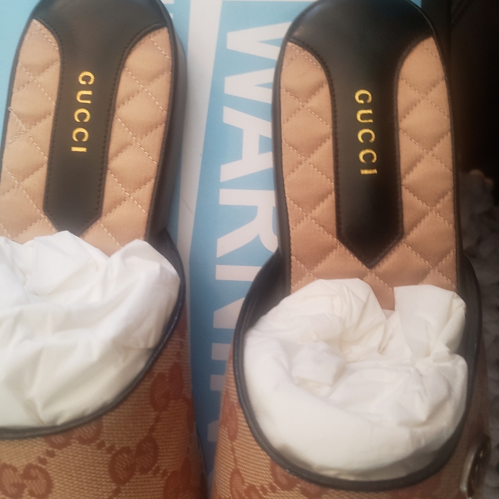 Gucci Princeton Supreme NY Yankees Patch Mules/Slides - Picture 6 of 9